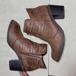 Arizona Oxford Booties